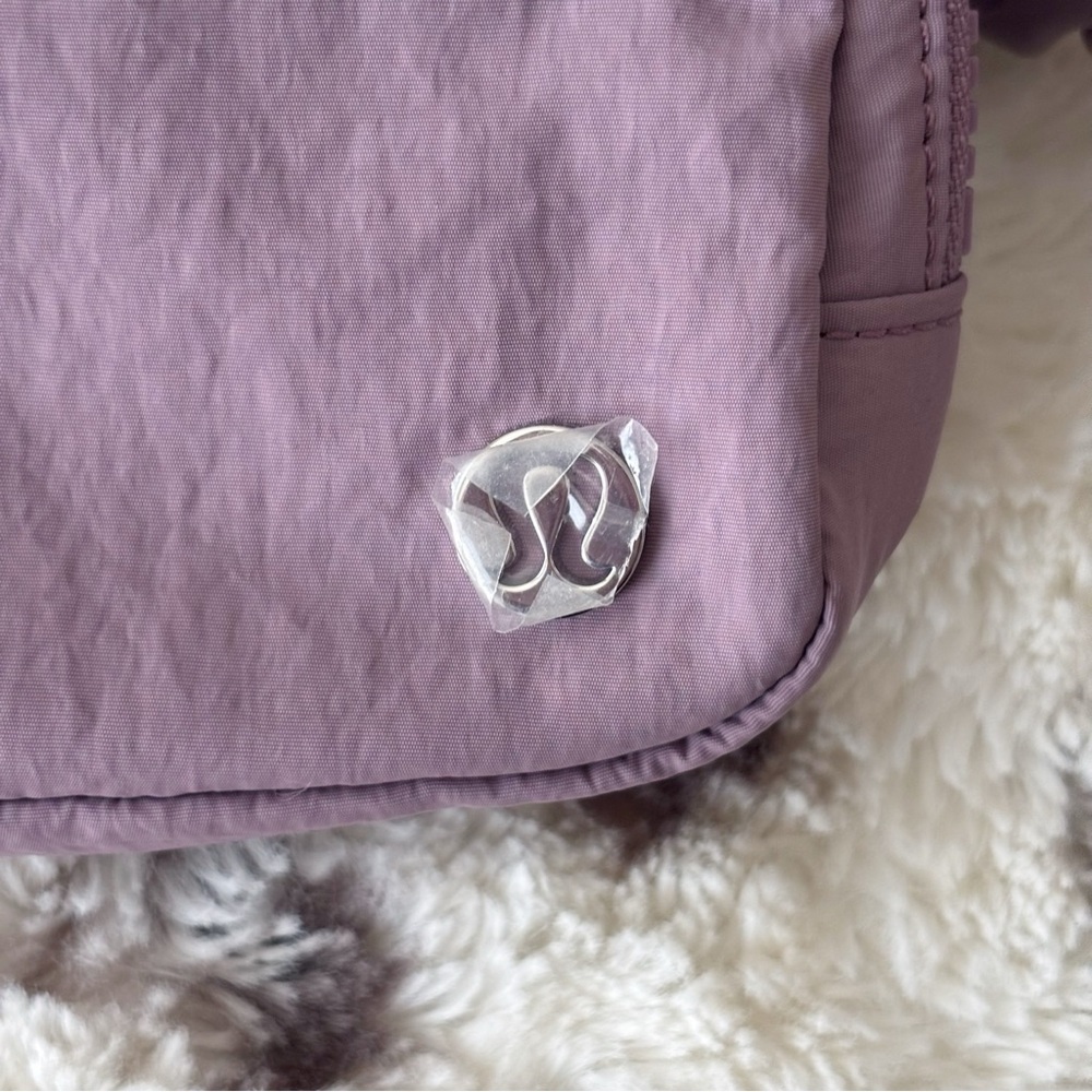 Lululemon Lavender Luxe Everywhere Belt Bag 1L - Picture 2 of 7